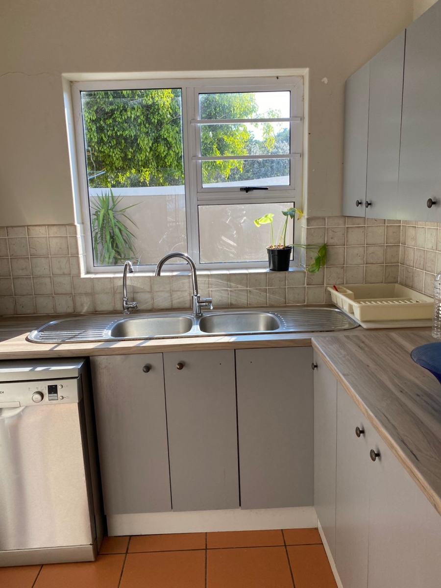 5 Bedroom Property for Sale in Seafield Eastern Cape